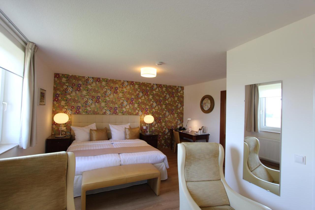 Boutique Hotel Restaurant Hollerather Hof Hellenthal Exterior foto