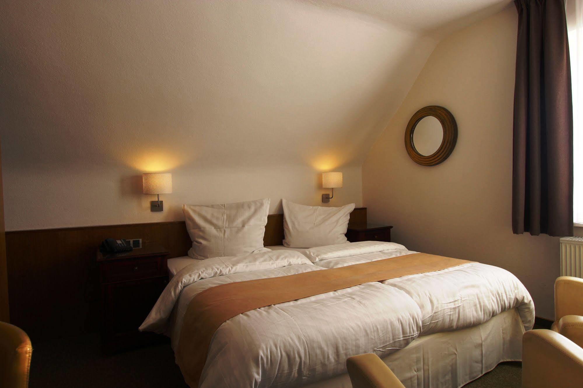 Boutique Hotel Restaurant Hollerather Hof Hellenthal Exterior foto